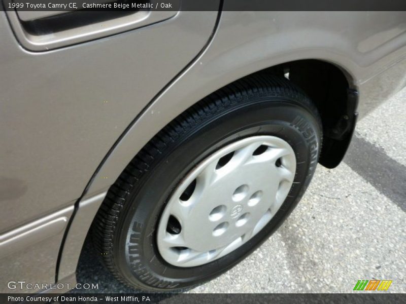 Cashmere Beige Metallic / Oak 1999 Toyota Camry CE