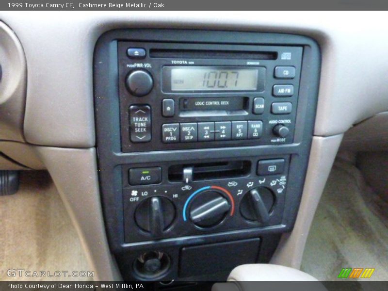Cashmere Beige Metallic / Oak 1999 Toyota Camry CE