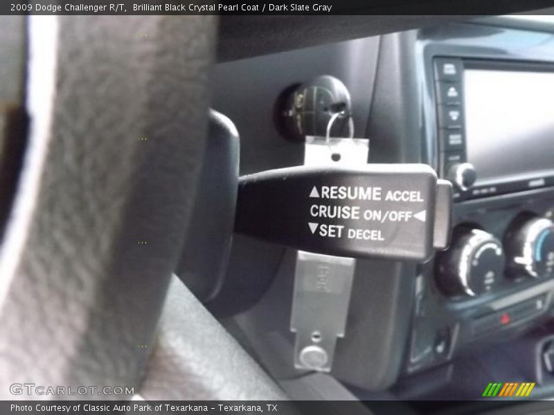 Brilliant Black Crystal Pearl Coat / Dark Slate Gray 2009 Dodge Challenger R/T