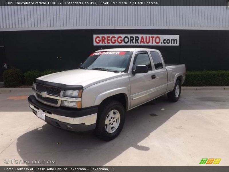 Silver Birch Metallic / Dark Charcoal 2005 Chevrolet Silverado 1500 Z71 Extended Cab 4x4