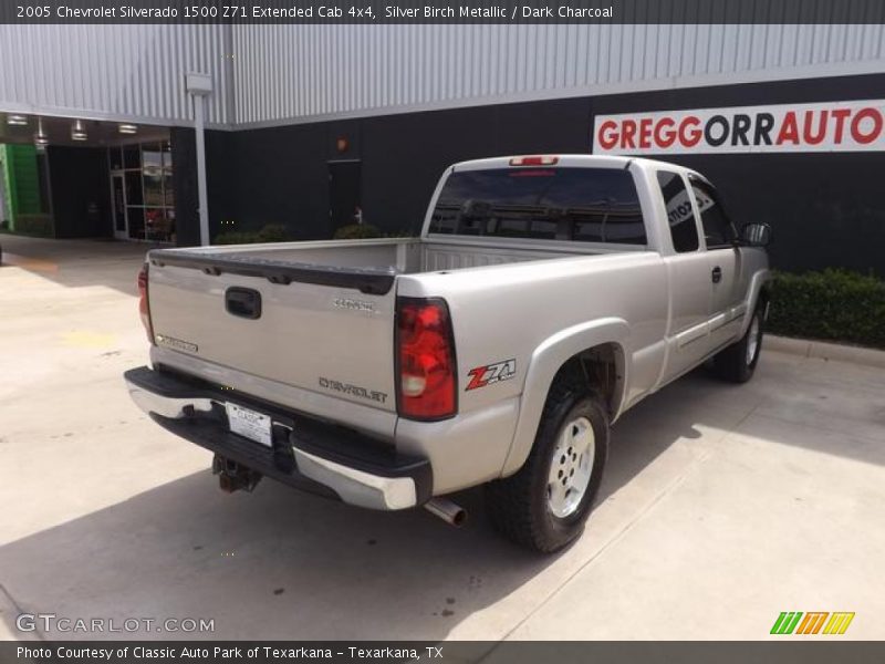 Silver Birch Metallic / Dark Charcoal 2005 Chevrolet Silverado 1500 Z71 Extended Cab 4x4