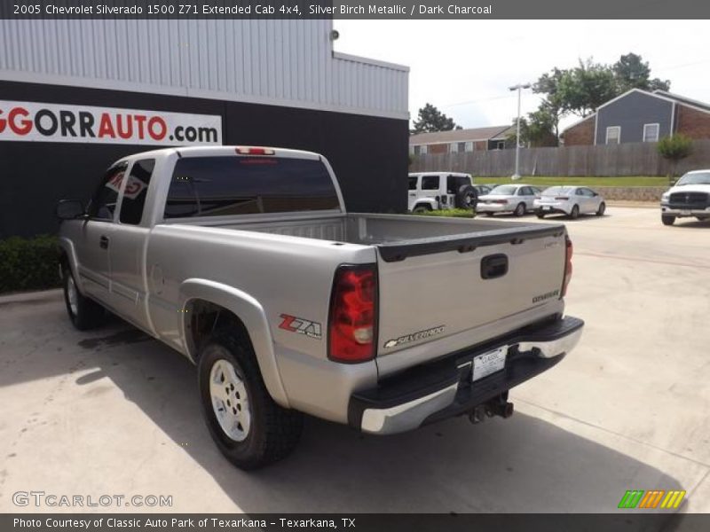 Silver Birch Metallic / Dark Charcoal 2005 Chevrolet Silverado 1500 Z71 Extended Cab 4x4