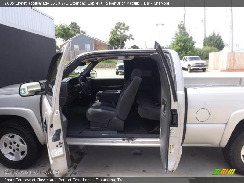 Silver Birch Metallic / Dark Charcoal 2005 Chevrolet Silverado 1500 Z71 Extended Cab 4x4