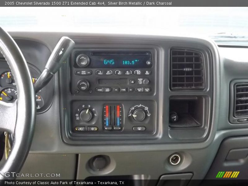 Silver Birch Metallic / Dark Charcoal 2005 Chevrolet Silverado 1500 Z71 Extended Cab 4x4