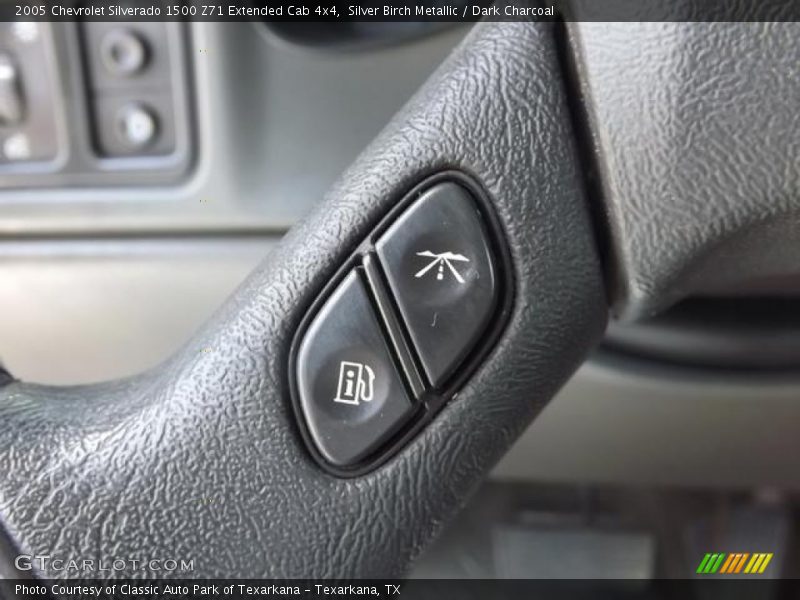 Silver Birch Metallic / Dark Charcoal 2005 Chevrolet Silverado 1500 Z71 Extended Cab 4x4