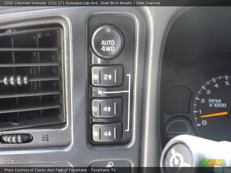 Silver Birch Metallic / Dark Charcoal 2005 Chevrolet Silverado 1500 Z71 Extended Cab 4x4