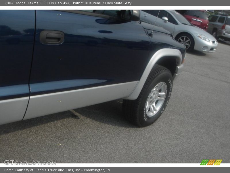 Patriot Blue Pearl / Dark Slate Gray 2004 Dodge Dakota SLT Club Cab 4x4