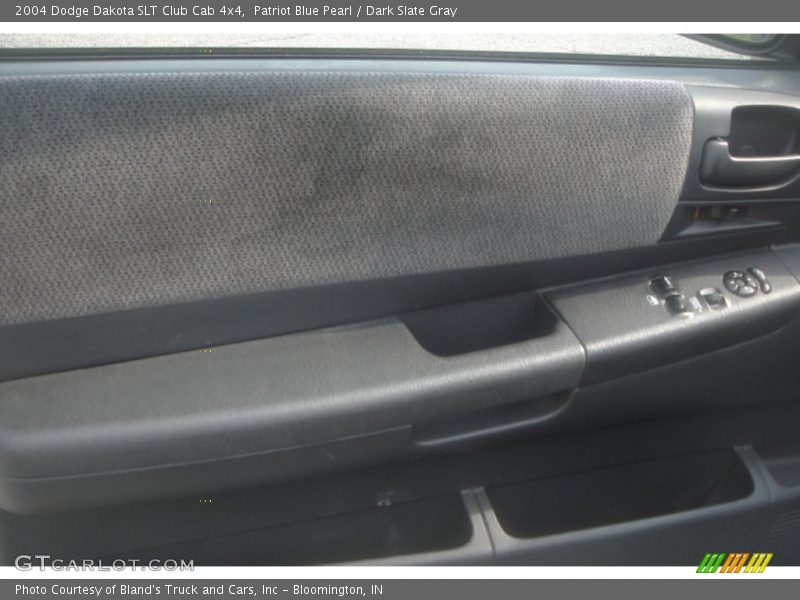 Patriot Blue Pearl / Dark Slate Gray 2004 Dodge Dakota SLT Club Cab 4x4