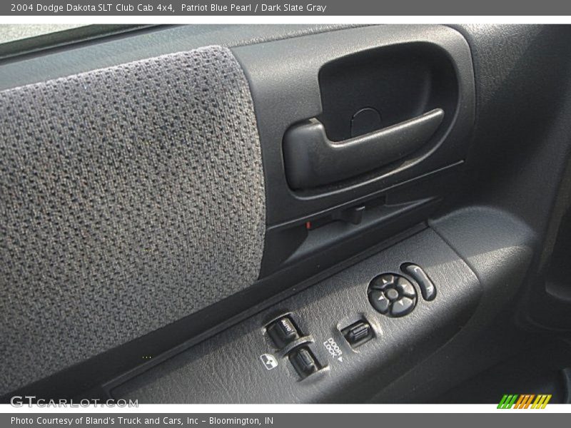 Patriot Blue Pearl / Dark Slate Gray 2004 Dodge Dakota SLT Club Cab 4x4