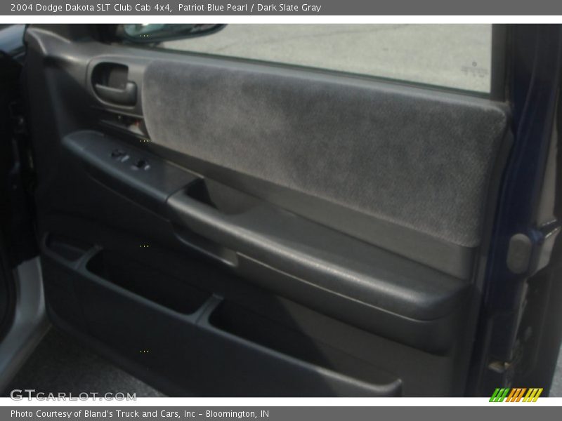 Patriot Blue Pearl / Dark Slate Gray 2004 Dodge Dakota SLT Club Cab 4x4