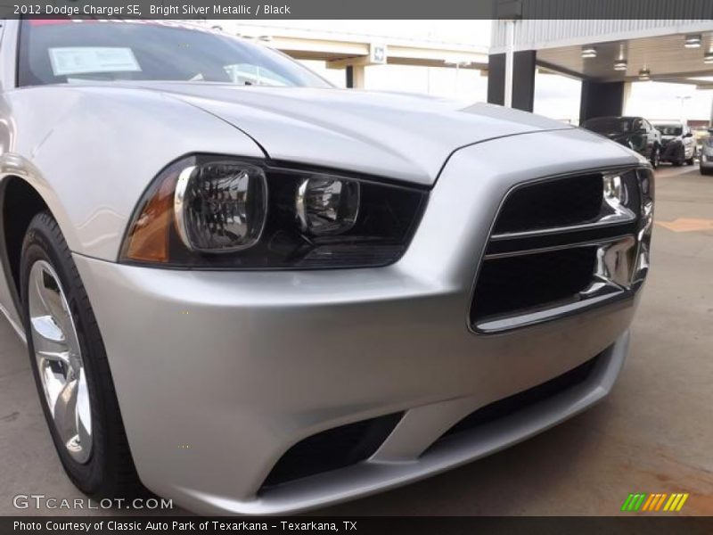 Bright Silver Metallic / Black 2012 Dodge Charger SE