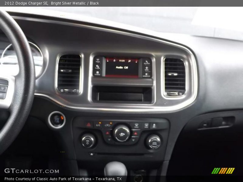 Bright Silver Metallic / Black 2012 Dodge Charger SE