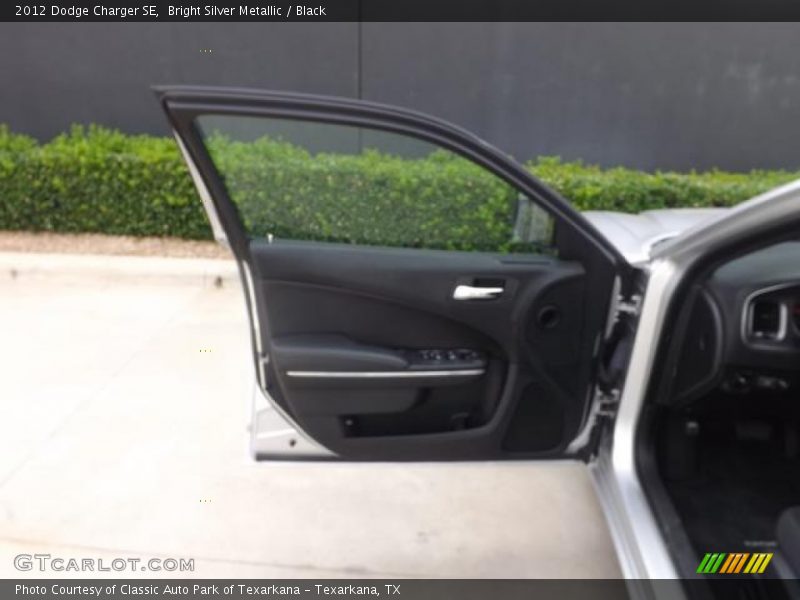 Bright Silver Metallic / Black 2012 Dodge Charger SE