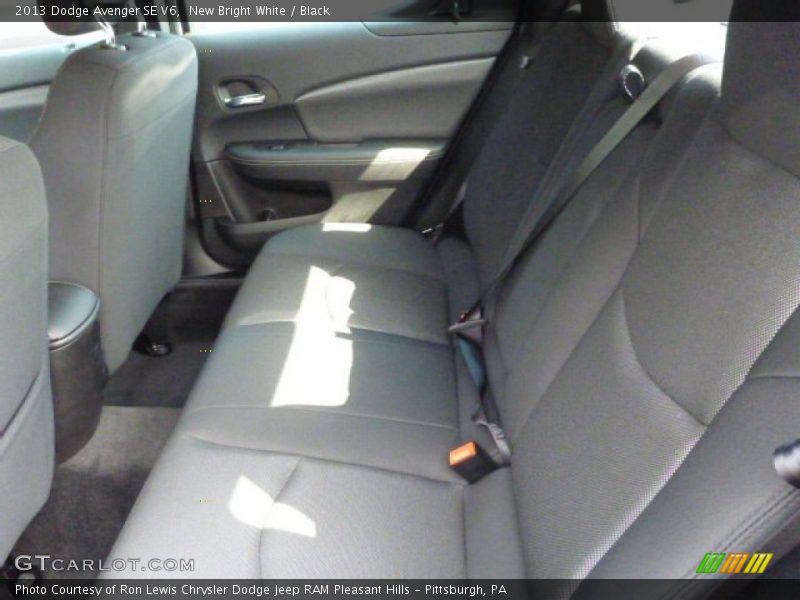 New Bright White / Black 2013 Dodge Avenger SE V6