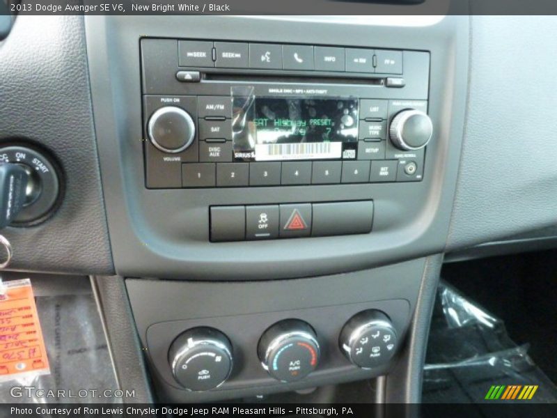 New Bright White / Black 2013 Dodge Avenger SE V6