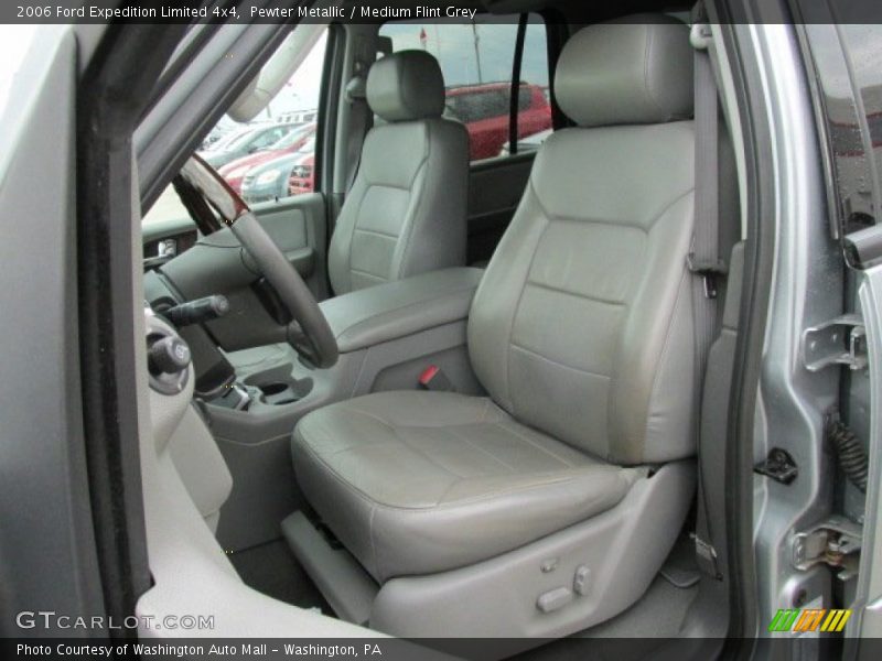 Front Seat of 2006 Expedition Limited 4x4