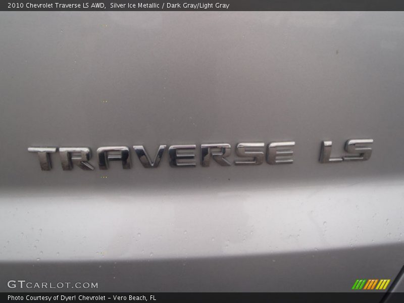 Silver Ice Metallic / Dark Gray/Light Gray 2010 Chevrolet Traverse LS AWD