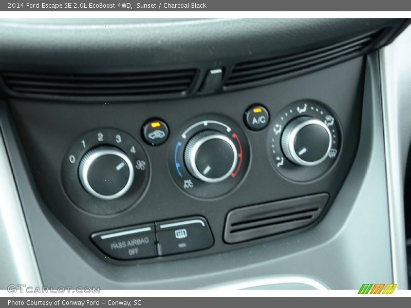 Controls of 2014 Escape SE 2.0L EcoBoost 4WD