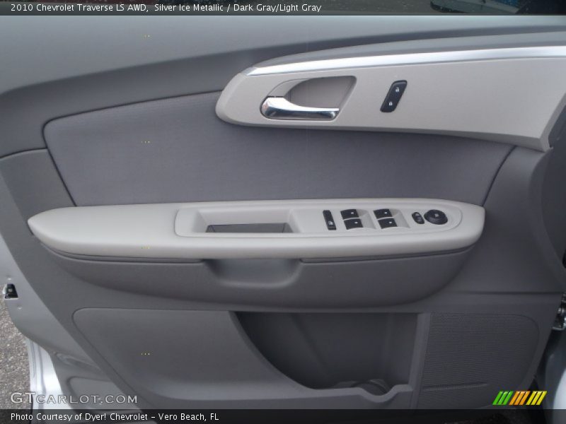 Silver Ice Metallic / Dark Gray/Light Gray 2010 Chevrolet Traverse LS AWD