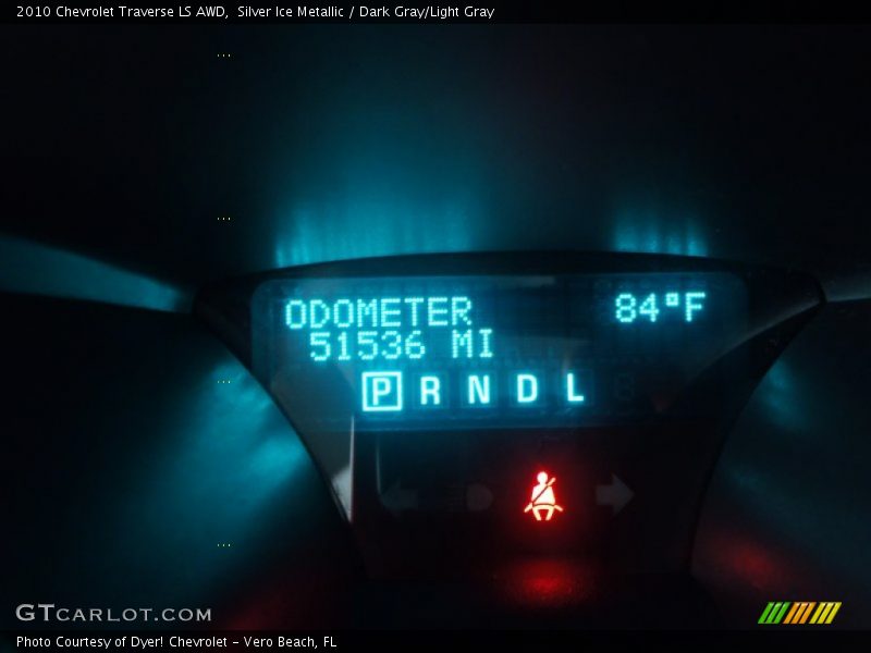 Silver Ice Metallic / Dark Gray/Light Gray 2010 Chevrolet Traverse LS AWD