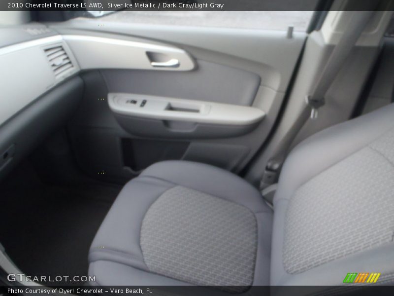 Silver Ice Metallic / Dark Gray/Light Gray 2010 Chevrolet Traverse LS AWD
