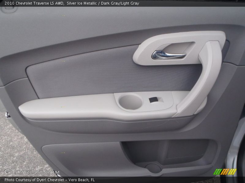 Silver Ice Metallic / Dark Gray/Light Gray 2010 Chevrolet Traverse LS AWD