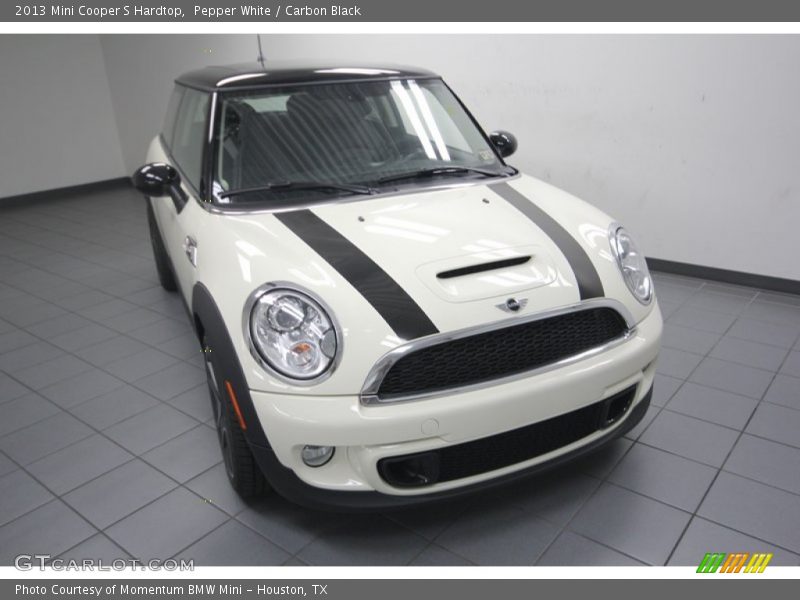 Pepper White / Carbon Black 2013 Mini Cooper S Hardtop
