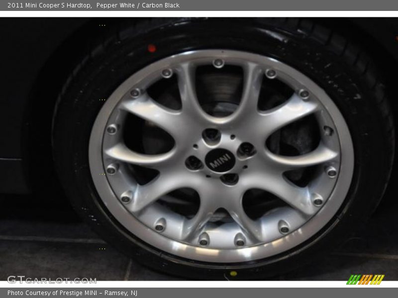 Pepper White / Carbon Black 2011 Mini Cooper S Hardtop