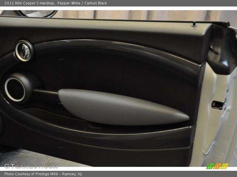 Pepper White / Carbon Black 2011 Mini Cooper S Hardtop