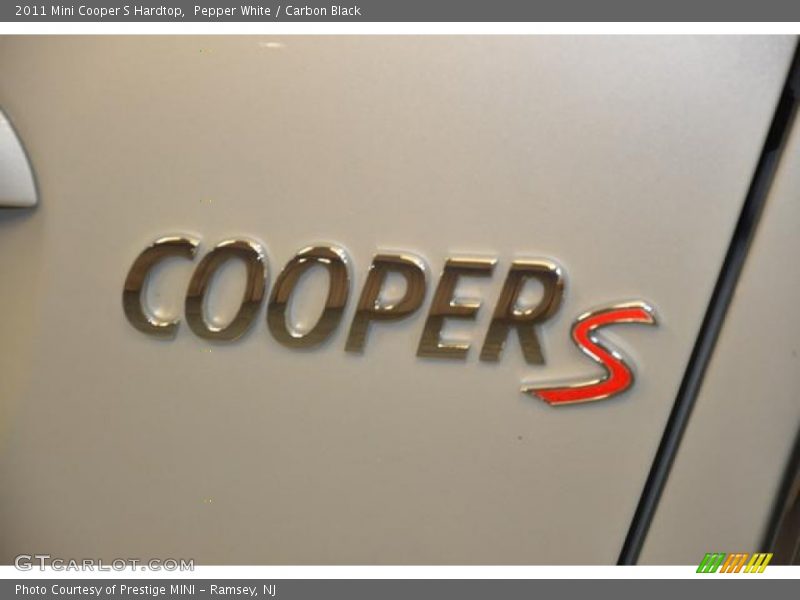 Pepper White / Carbon Black 2011 Mini Cooper S Hardtop
