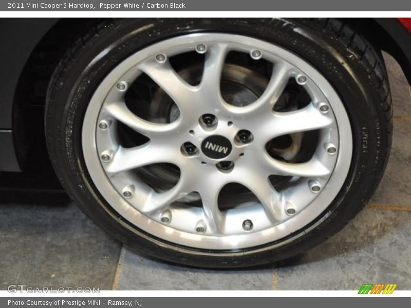 Pepper White / Carbon Black 2011 Mini Cooper S Hardtop