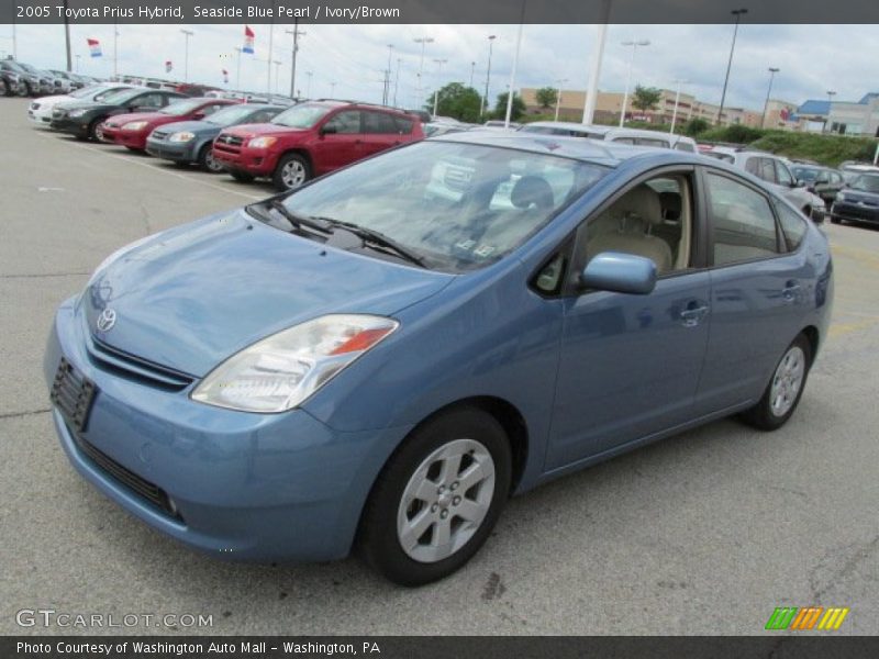 Front 3/4 View of 2005 Prius Hybrid