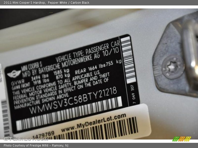 Pepper White / Carbon Black 2011 Mini Cooper S Hardtop
