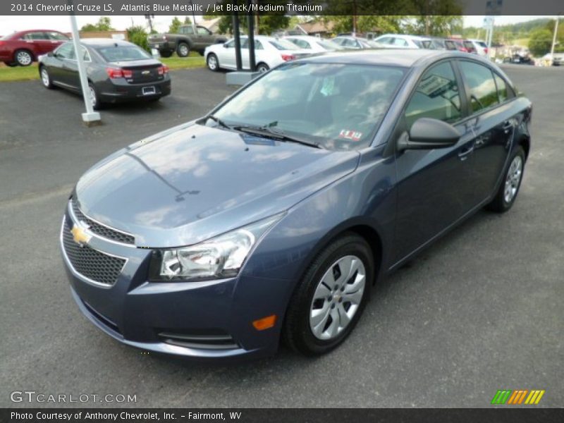 Front 3/4 View of 2014 Cruze LS