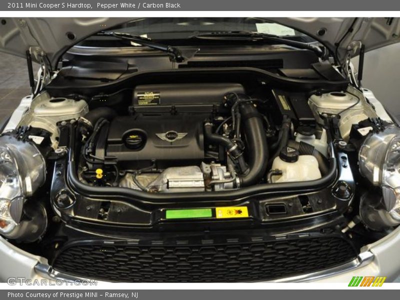 Pepper White / Carbon Black 2011 Mini Cooper S Hardtop