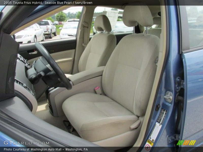 Front Seat of 2005 Prius Hybrid
