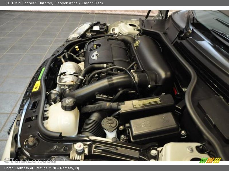 Pepper White / Carbon Black 2011 Mini Cooper S Hardtop