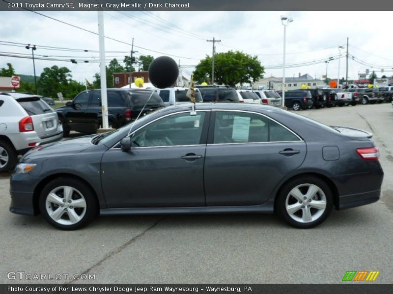 Magnetic Gray Metallic / Dark Charcoal 2011 Toyota Camry SE