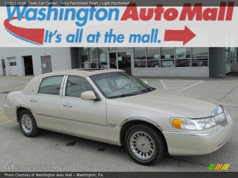 Ivory Parchment Pearl / Light Parchment 2002 Lincoln Town Car Cartier