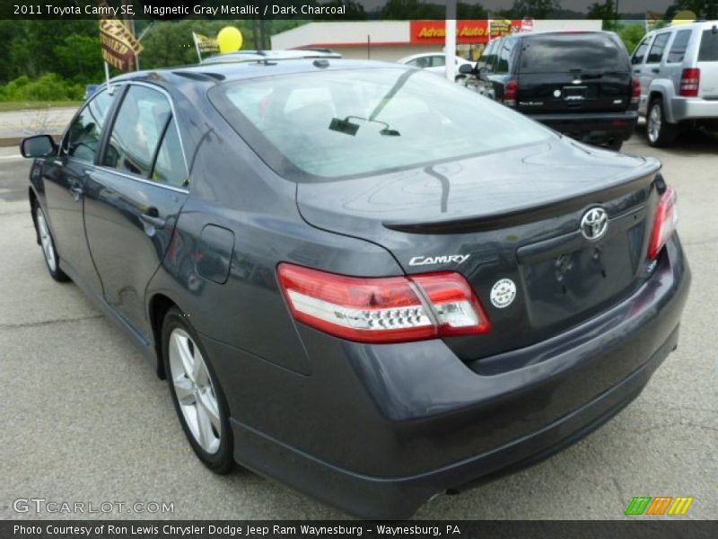 Magnetic Gray Metallic / Dark Charcoal 2011 Toyota Camry SE
