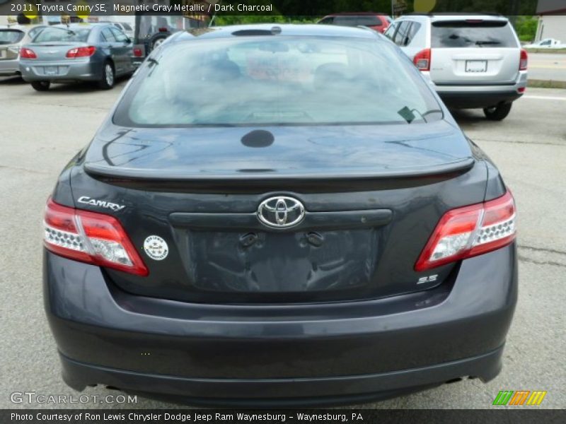 Magnetic Gray Metallic / Dark Charcoal 2011 Toyota Camry SE