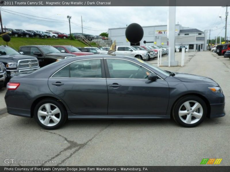 Magnetic Gray Metallic / Dark Charcoal 2011 Toyota Camry SE
