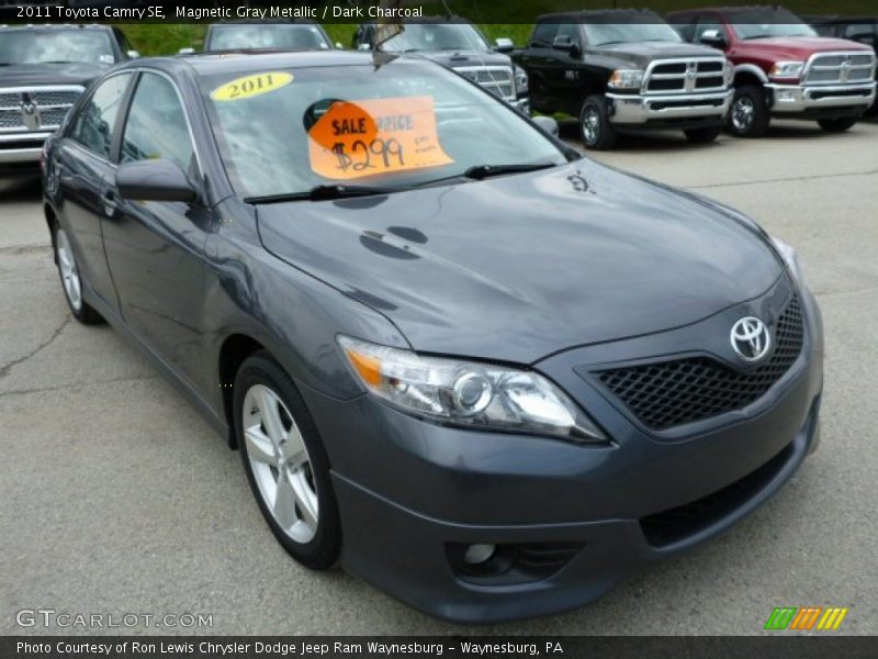Magnetic Gray Metallic / Dark Charcoal 2011 Toyota Camry SE