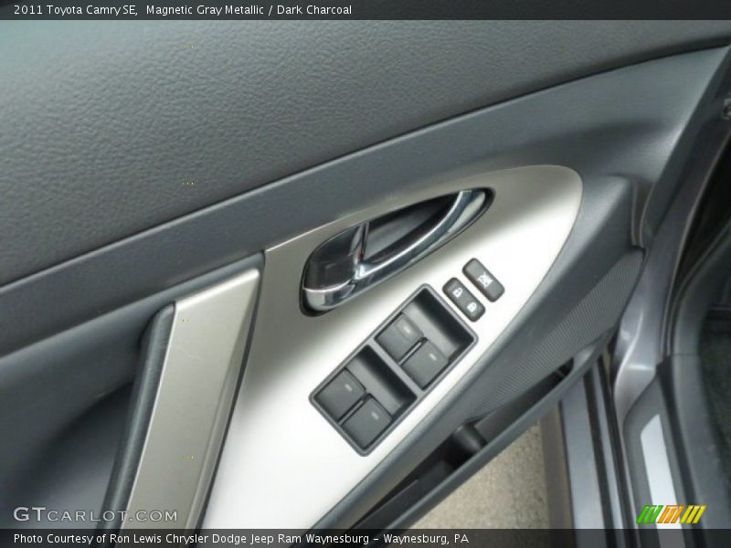 Magnetic Gray Metallic / Dark Charcoal 2011 Toyota Camry SE
