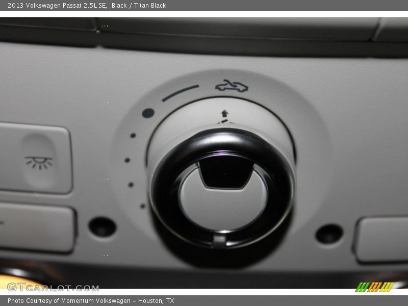 Black / Titan Black 2013 Volkswagen Passat 2.5L SE