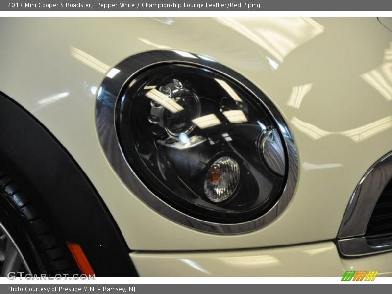 Pepper White / Championship Lounge Leather/Red Piping 2013 Mini Cooper S Roadster