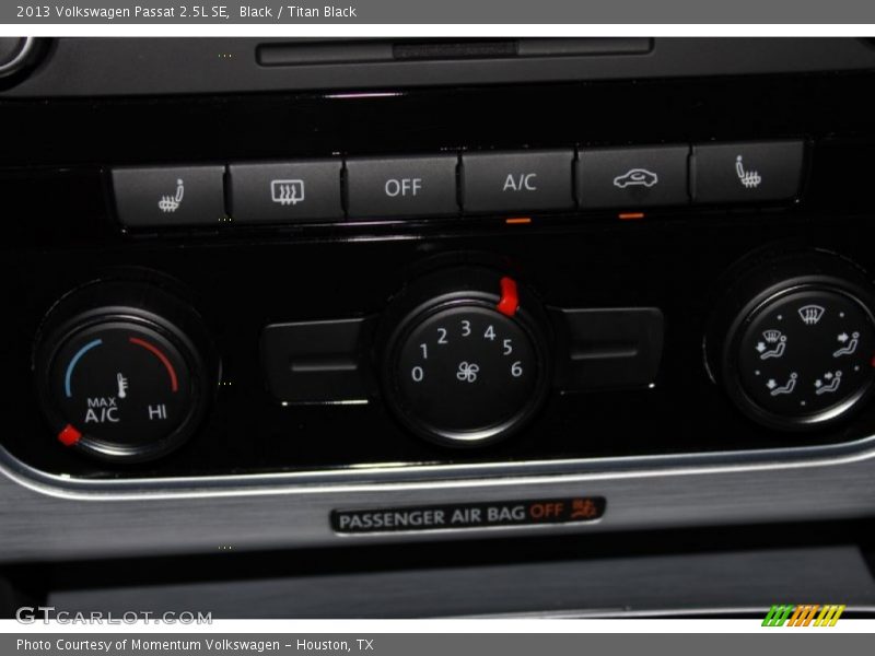 Black / Titan Black 2013 Volkswagen Passat 2.5L SE
