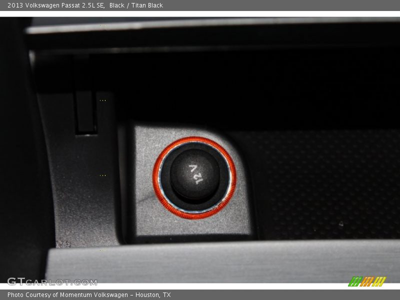 Black / Titan Black 2013 Volkswagen Passat 2.5L SE