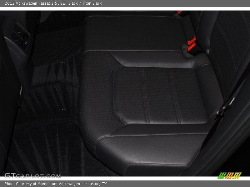 Black / Titan Black 2013 Volkswagen Passat 2.5L SE