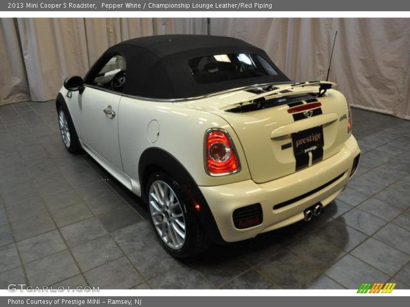 Pepper White / Championship Lounge Leather/Red Piping 2013 Mini Cooper S Roadster